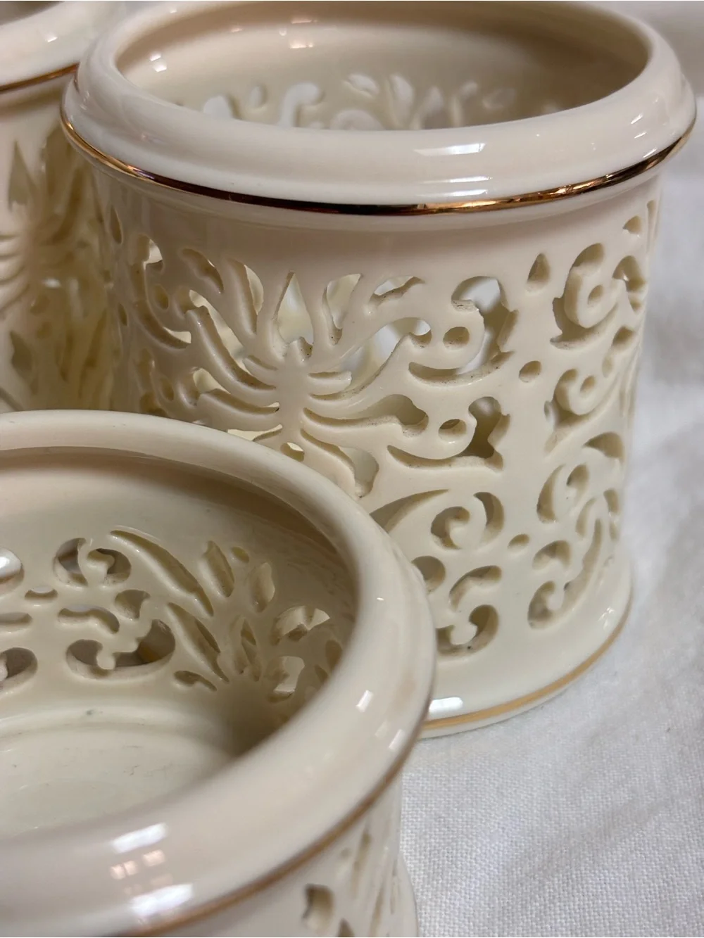4 Lenox illuminates ivory pierced porcelain Filigree Votive Candle Holders